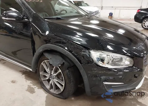 2016 Volvo V60 Cross Country T5 z USA, uszkodzony, nr VIN YV4612HK8G1003433